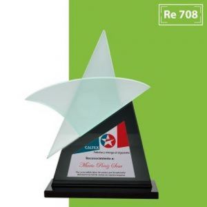 RECONOCIMIENTO DE CRISTAL JADE  CON ESTRELLA  MEDIANA SATINADA Y BASE DE CRISTAL NEGRO TAMAÑO 17 X 21.5 CM CON LAMINA METALICA CON IMPRESIÓN SHINE COLOR MEDIDA 10X 8.5 CM
